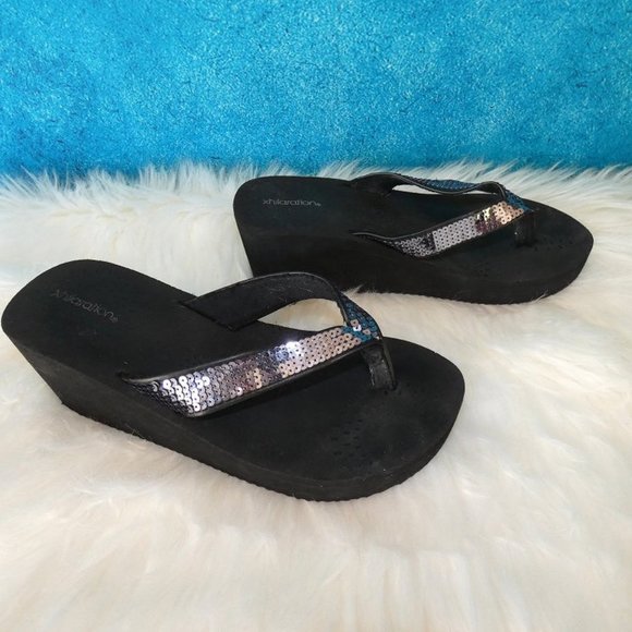 Xhilaration Sequin Flip Flops 7M - Picture 4 of 10